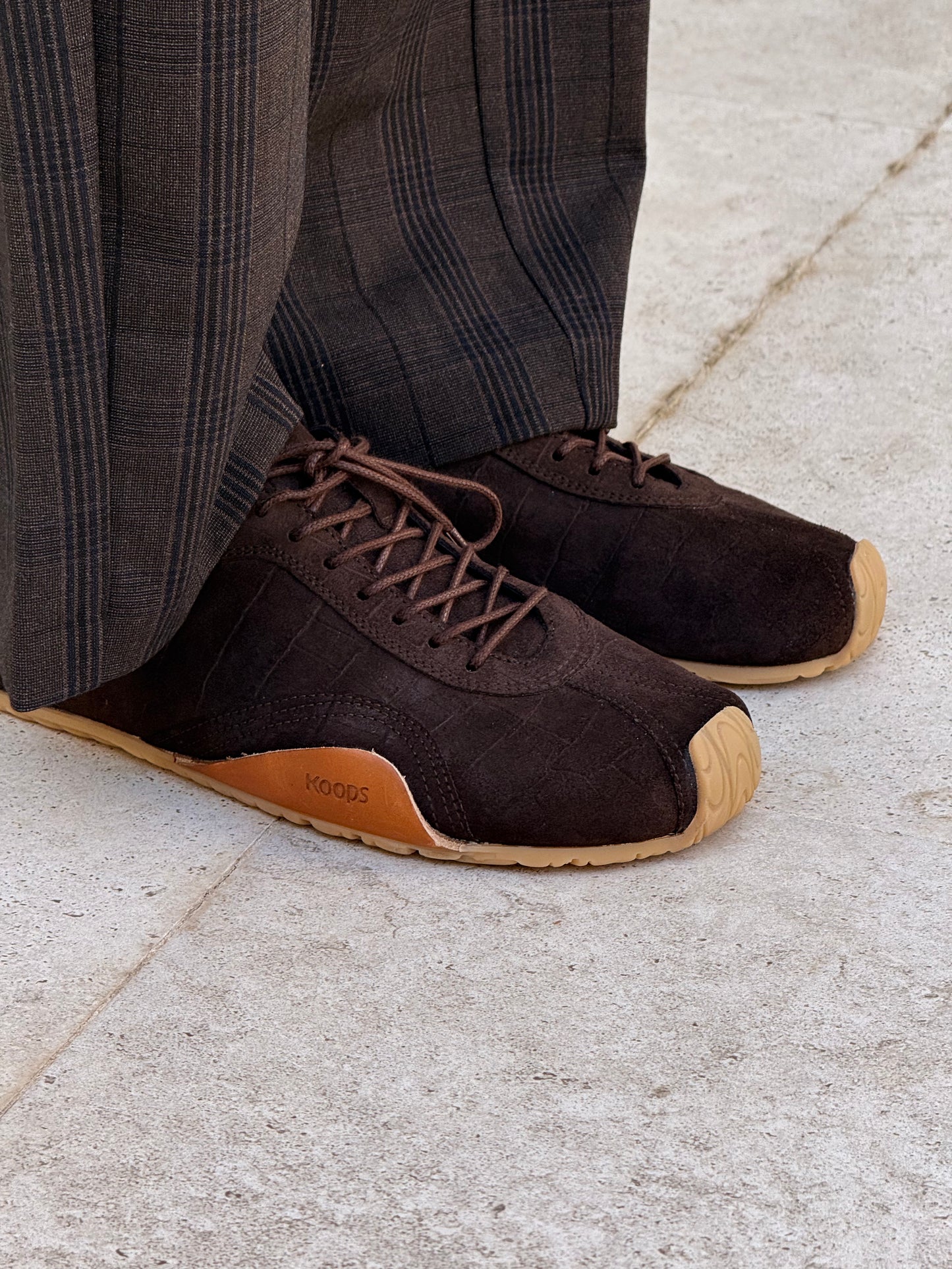 Zen barefoot sneaker crocodile