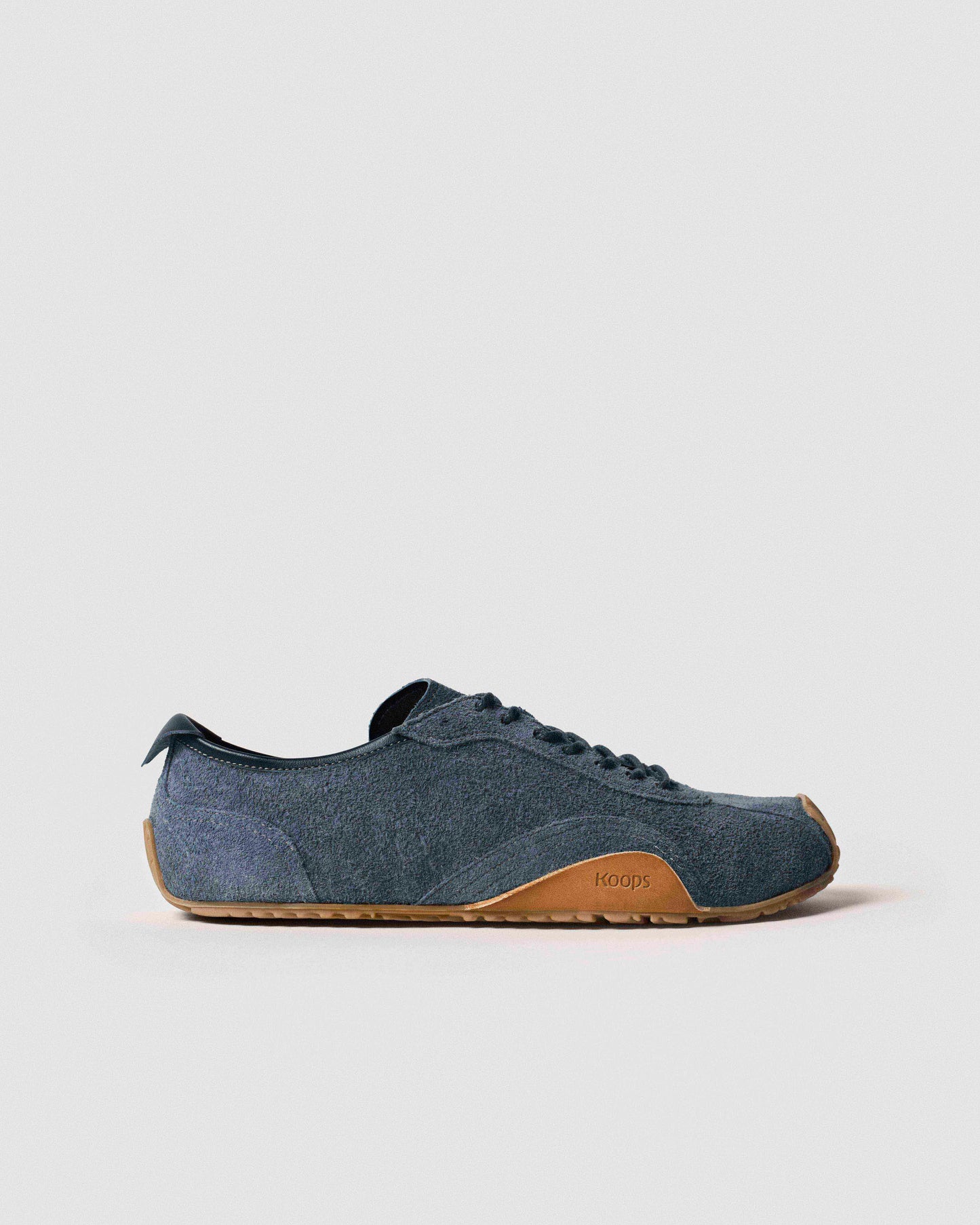 Zen barefoot sneaker ocean