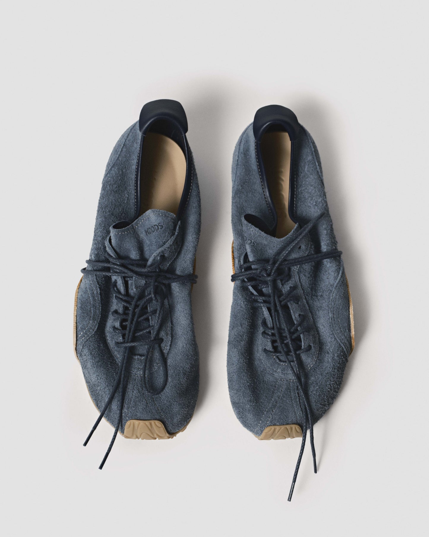 Zen barefoot sneaker ocean