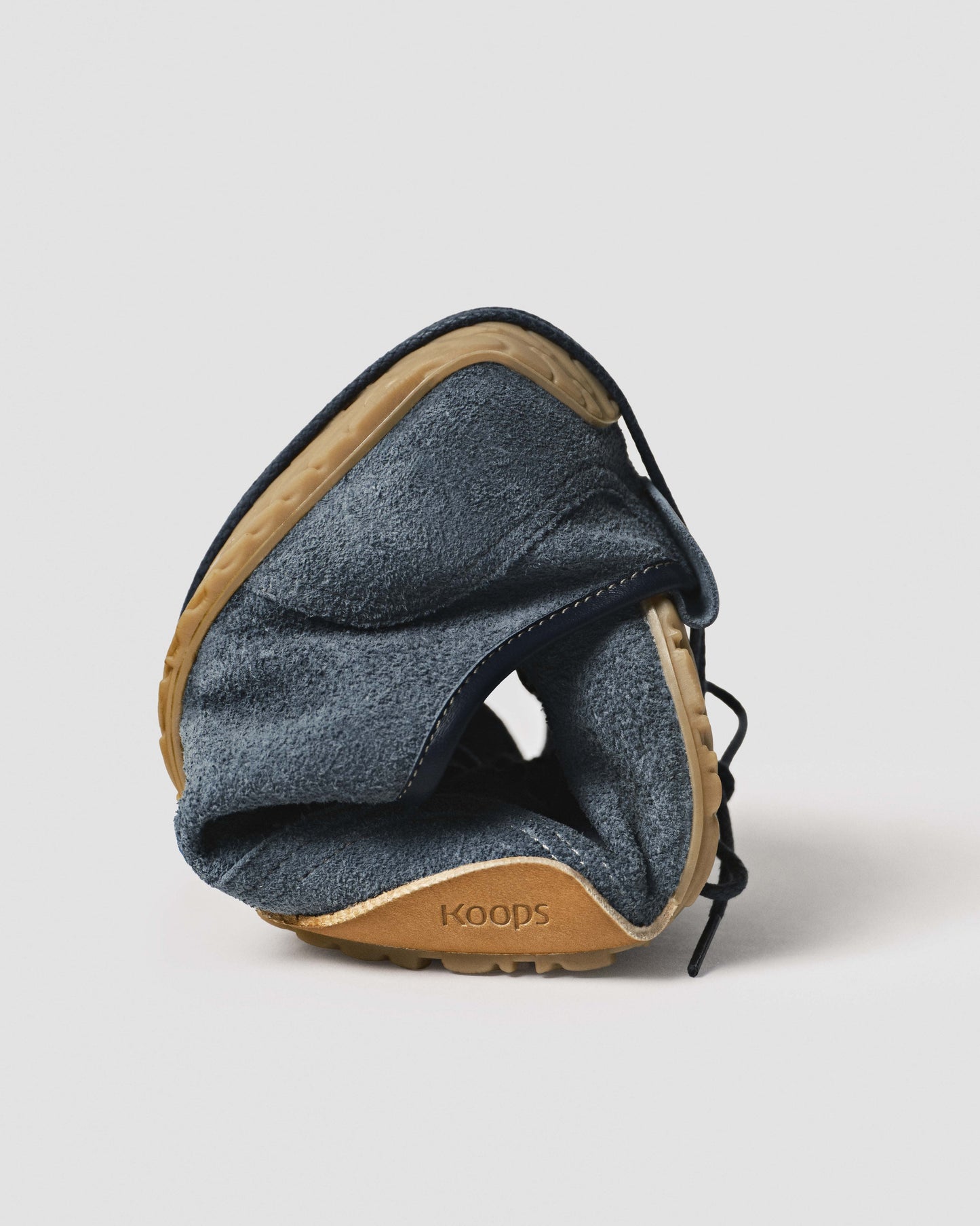 Zen barefoot sneaker ocean